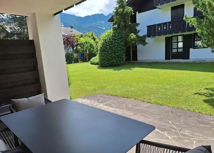 Moderne Gemuetliche Stilvolle * Гарміш-Партенкірхен